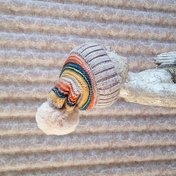 Striped fleece lined pompom hat - Picture 4 of 6